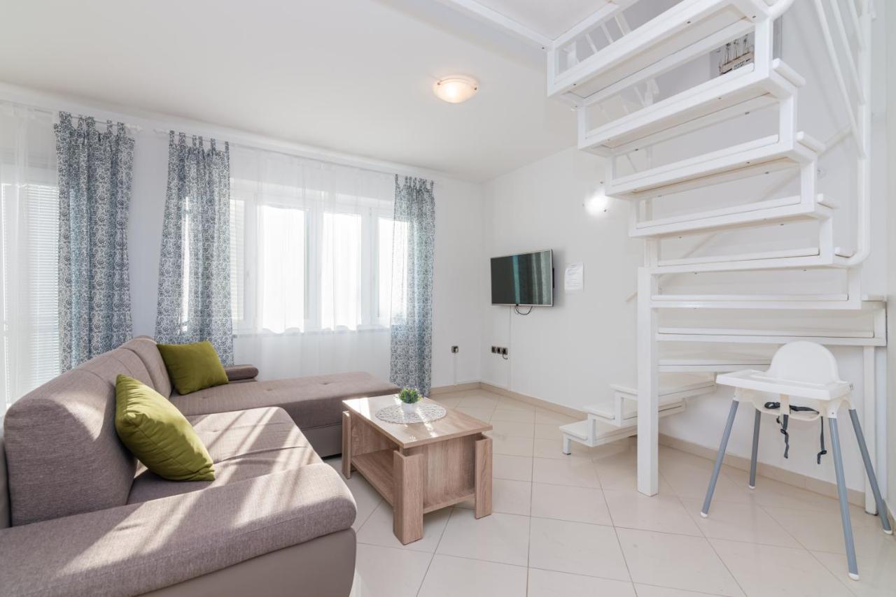 Apartment Mimoza 5, Baska, Krk Bagian luar foto