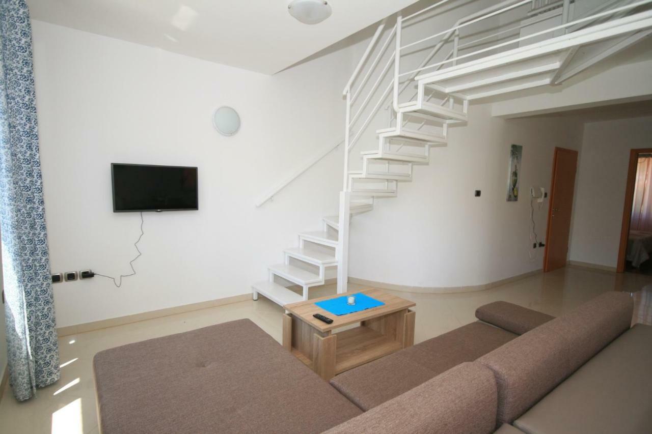 Apartment Mimoza 5, Baska, Krk Bagian luar foto